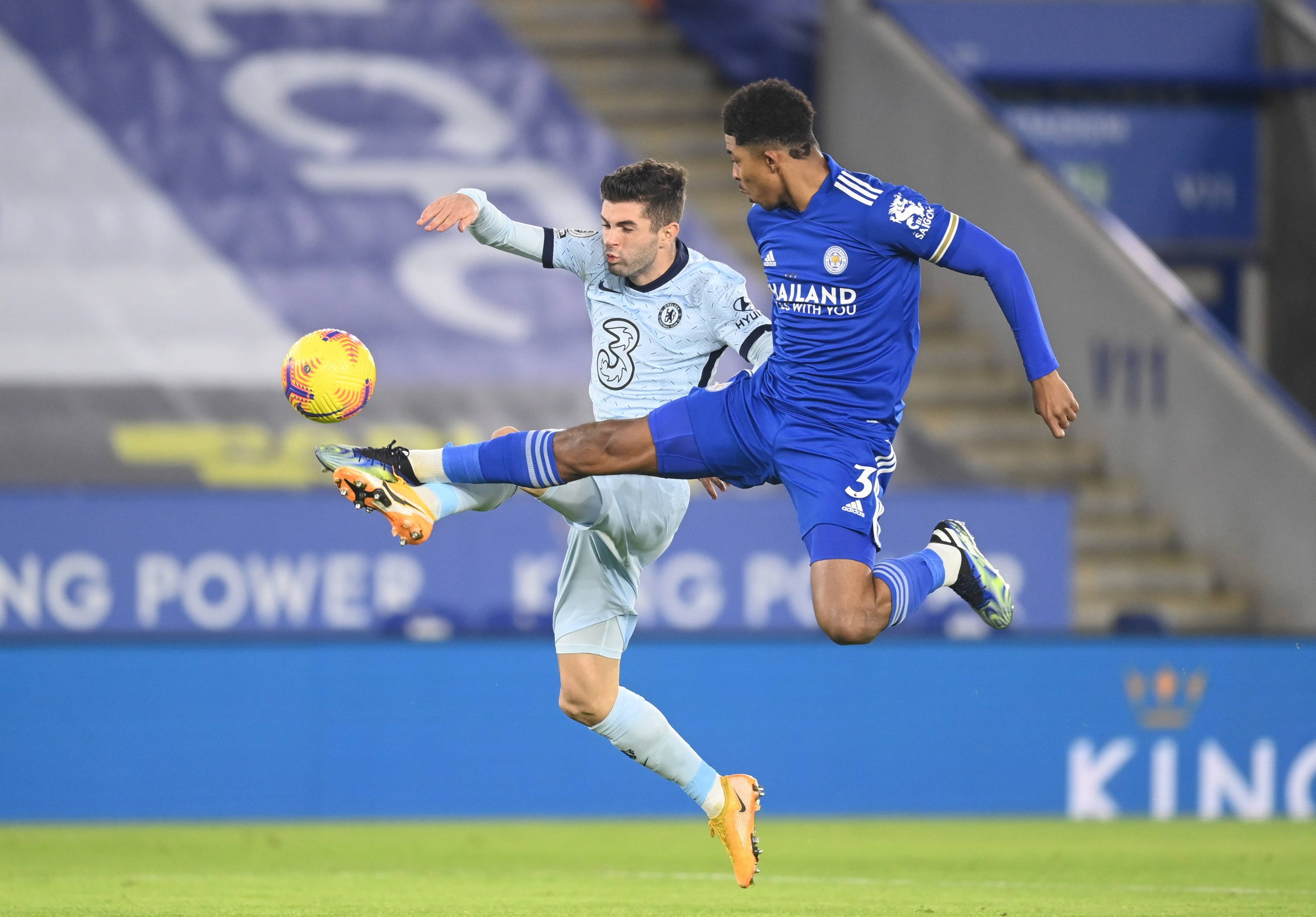 限于钟表上 限于钟表上