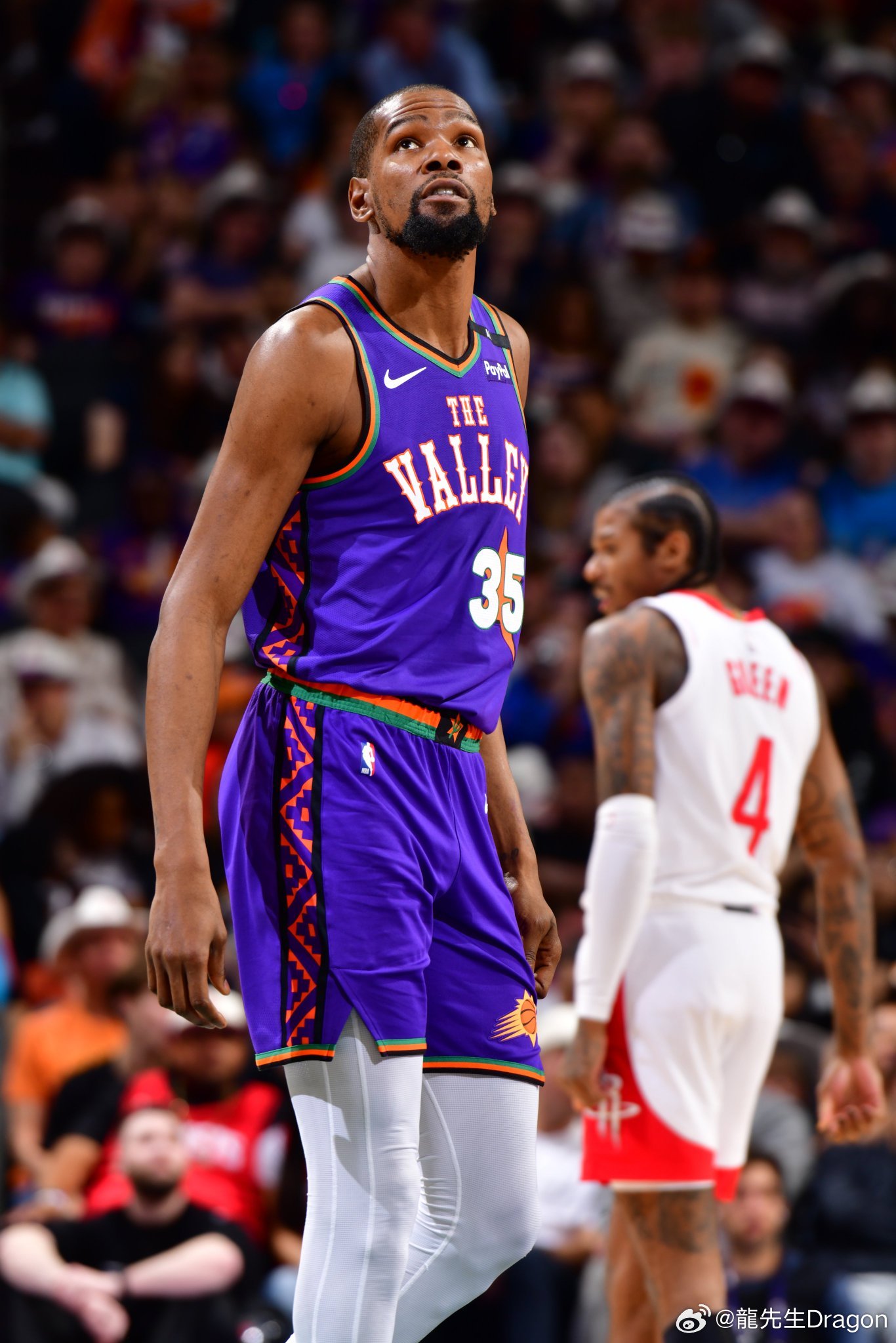 面前显得格 面前显得格